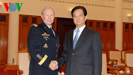 Reciben en Vietnam a jefe militar supremo de Estado Unidos